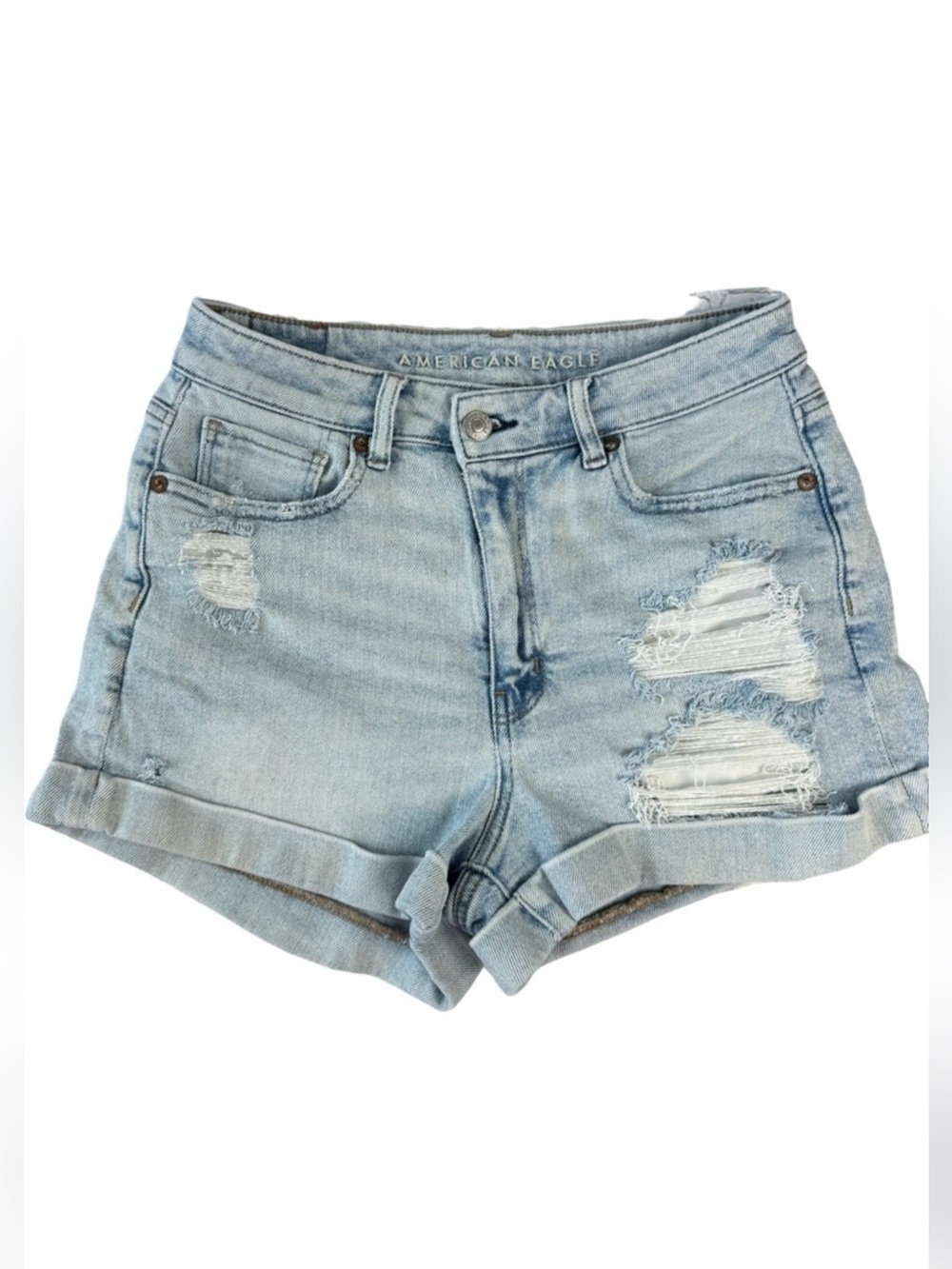 ✅ American Eagle light blue distressed denim rolled up mom shorts size 4